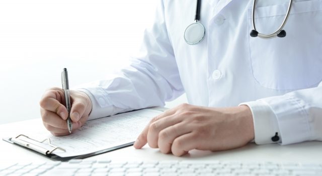 診断書の文書料は医療費控除の対象になる?紹介状は? 診断書の文書料は医療費控除の対象になる?紹介状は?